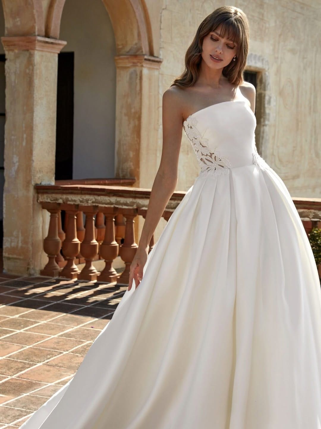 Post 7 by Chantú Novias on Instagram (carousel)