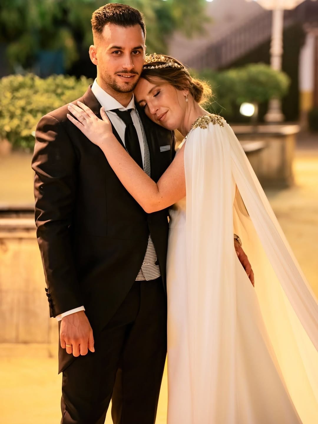 Post 5 by Chantú Novias on Instagram (carousel)