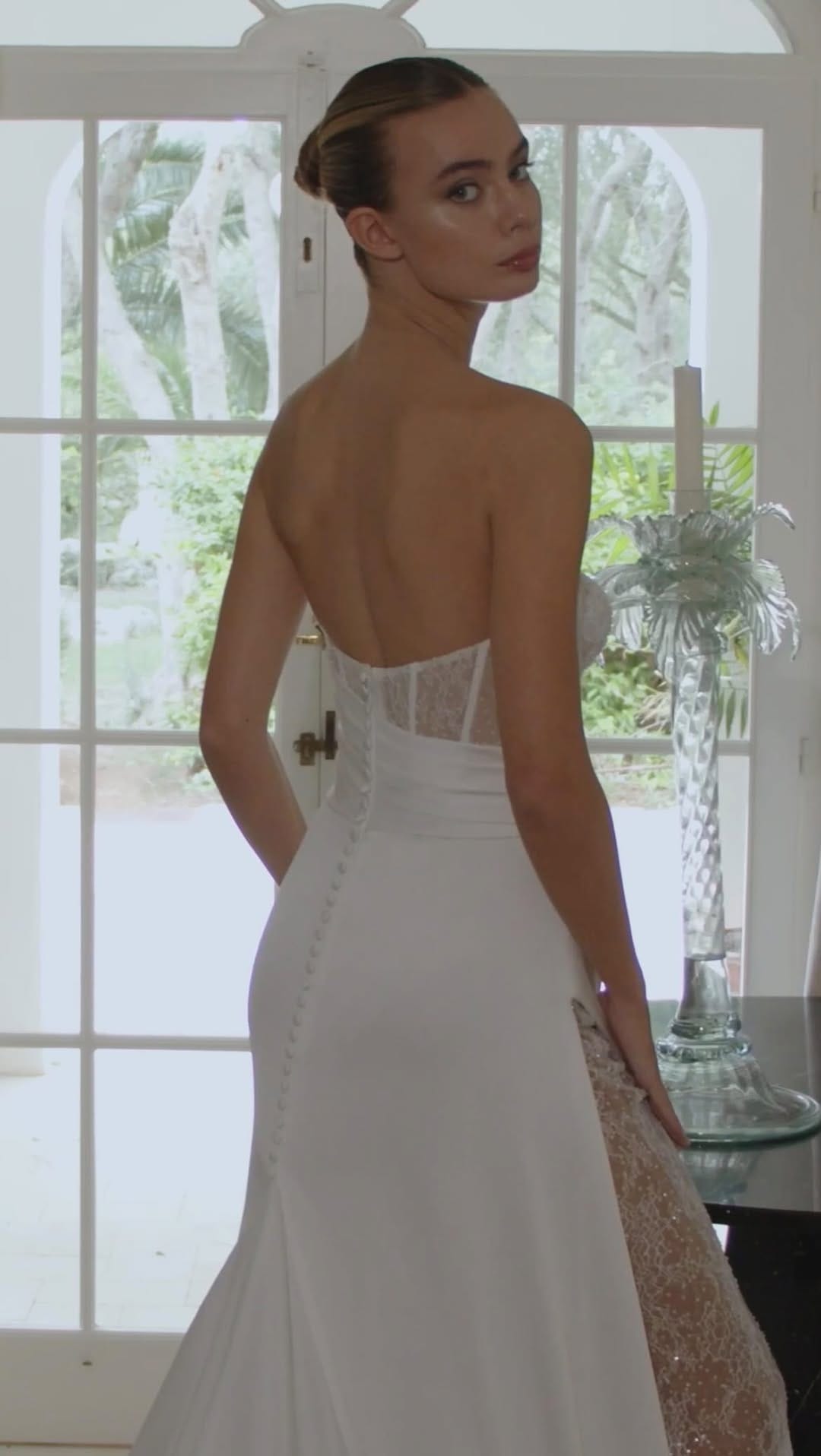 Post 3 by Chantú Novias on Instagram (video)