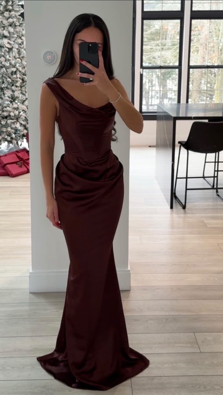 Post 8 by RENTA Y VENTA DE VESTIDOS on Instagram (video)