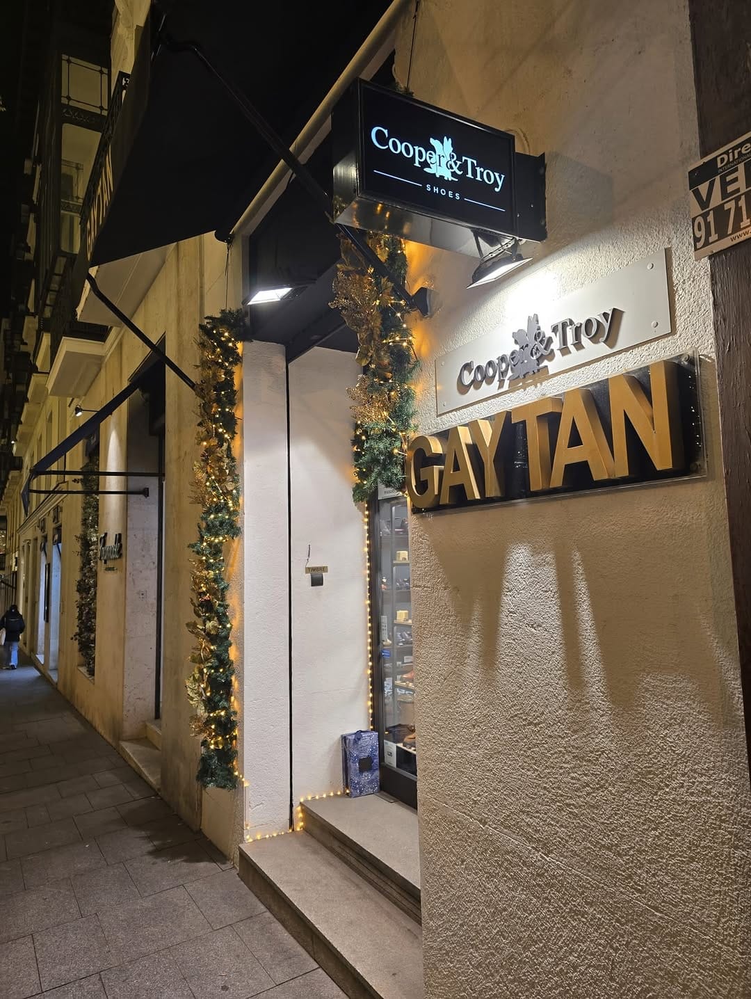 Post 7 by Cooper & Troy on Instagram (image)