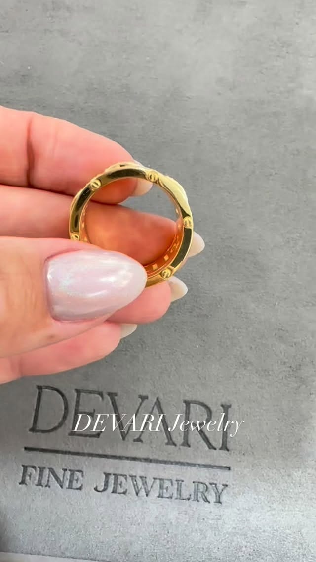 Post 3 by DEVARI Jewelry on Instagram (video)