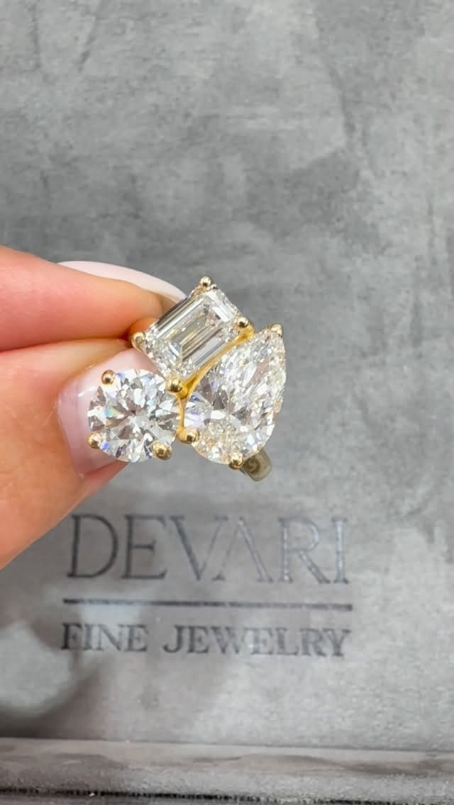 Post 5 by DEVARI Jewelry on Instagram (video)
