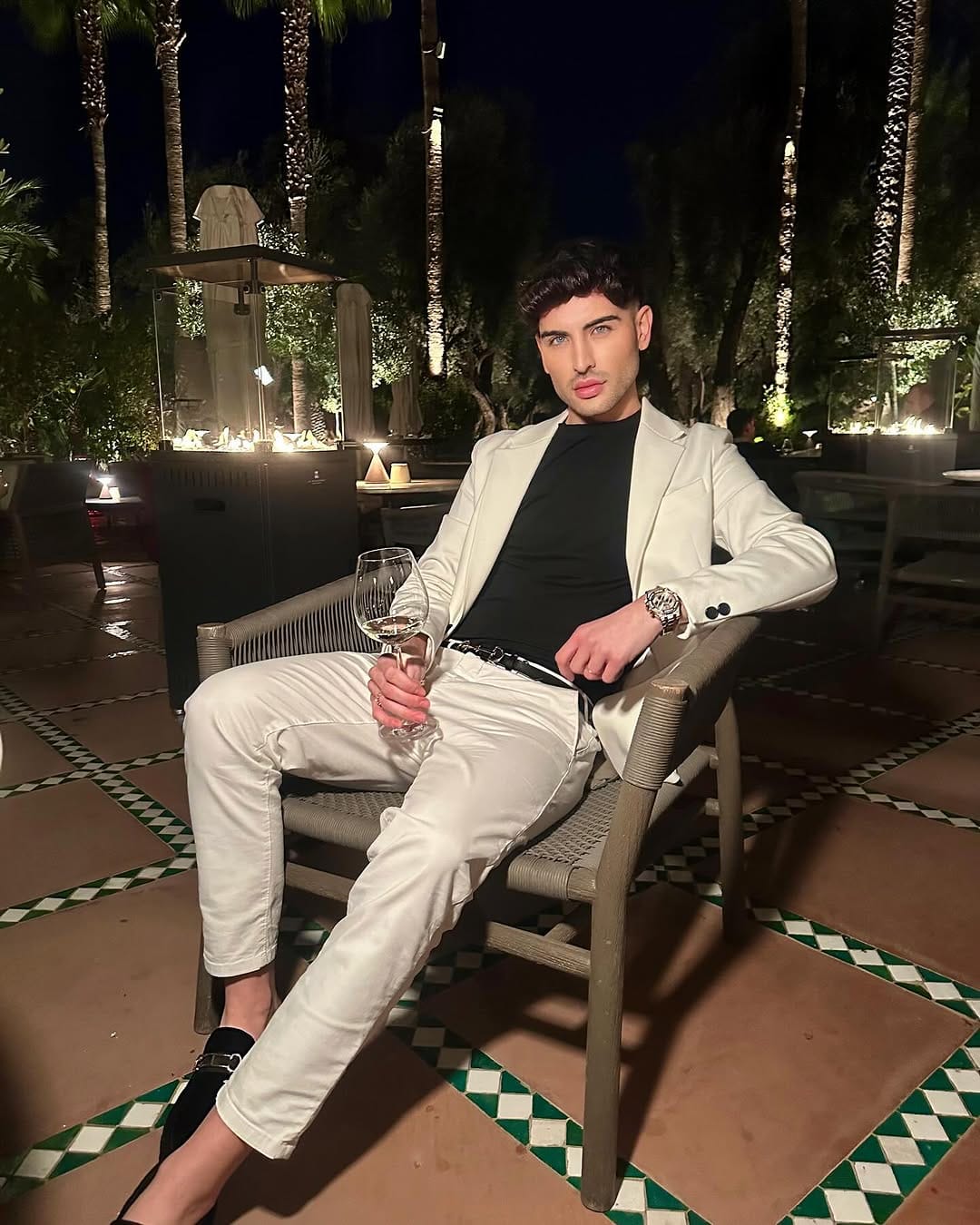 Post 10 by ✨𝐏𝐀𝐁𝐋𝐎 𝐁𝐎𝐍𝐄✨ on Instagram (carousel)