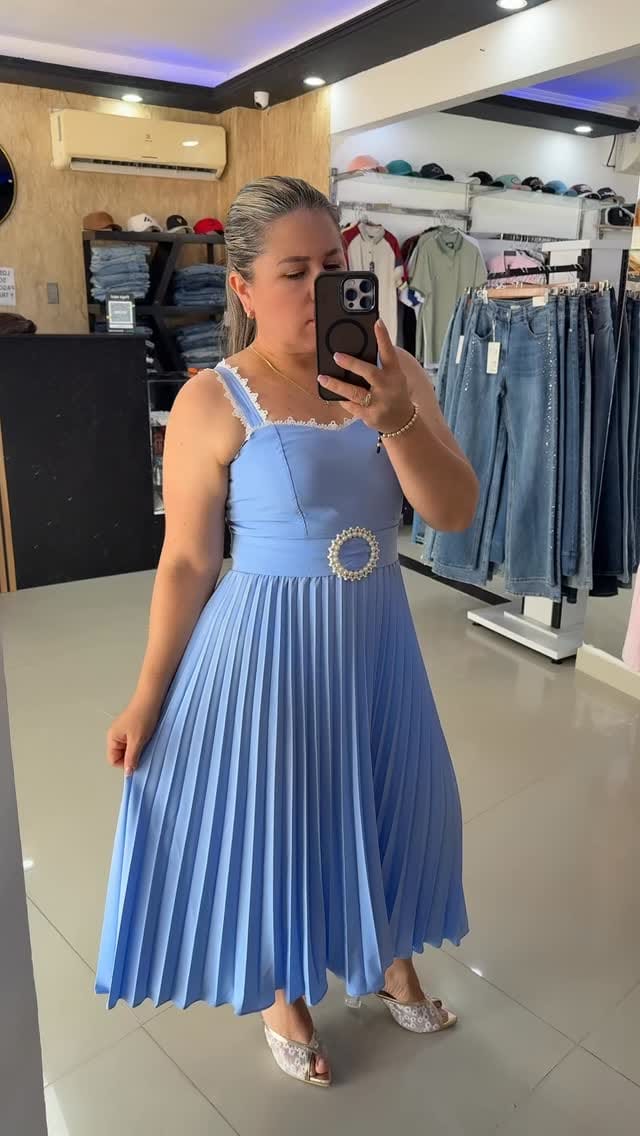 Post 6 by ESTILO REALEZA BOUTIQUE on Instagram (video)