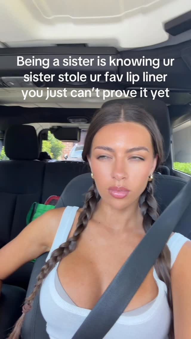 Post 5 by Vitoria on Instagram (video)