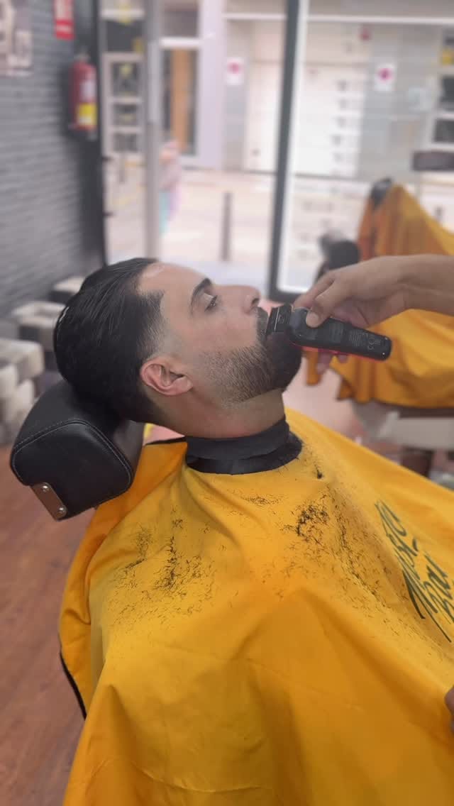 Post 7 by THEJOKER_BARBERSHOP on Instagram (video)