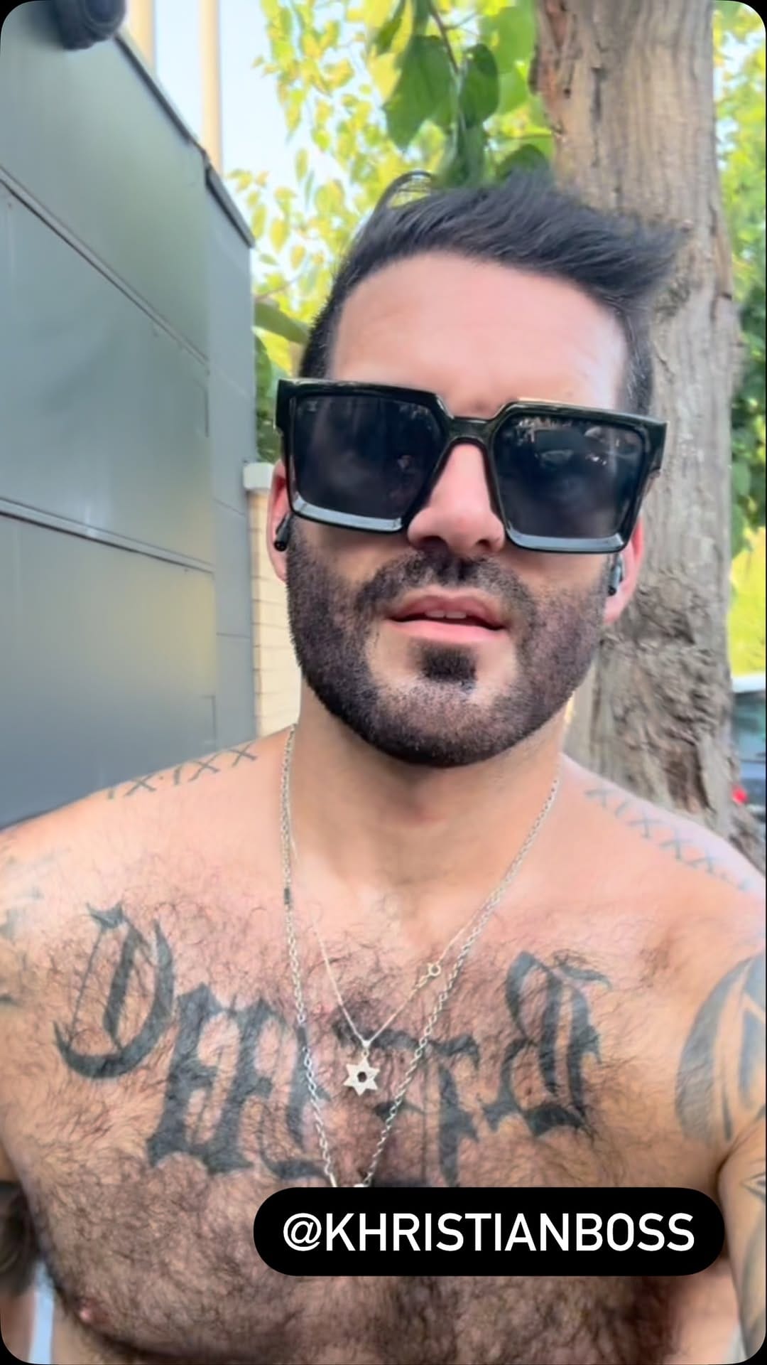 Post 2 by Christian Flores on Instagram (video)