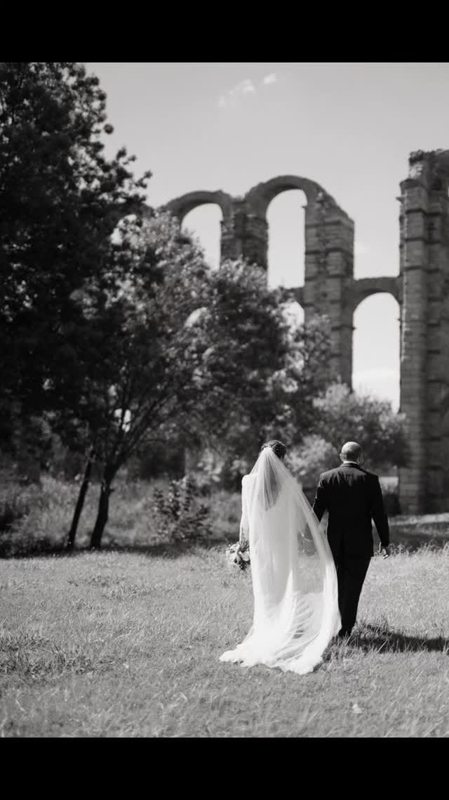 Post 9 by ＬａＳｕｉｔｅＲｏｏｍ on Instagram (video)