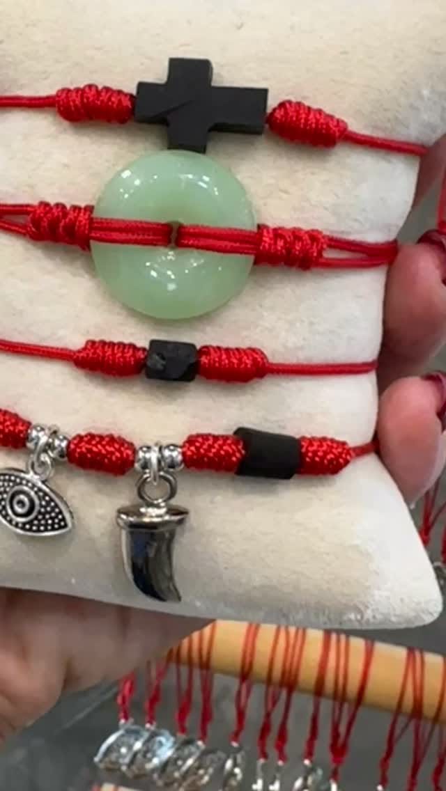 Post 9 by PULSERAS / COLLARES / MODA on Instagram (video)