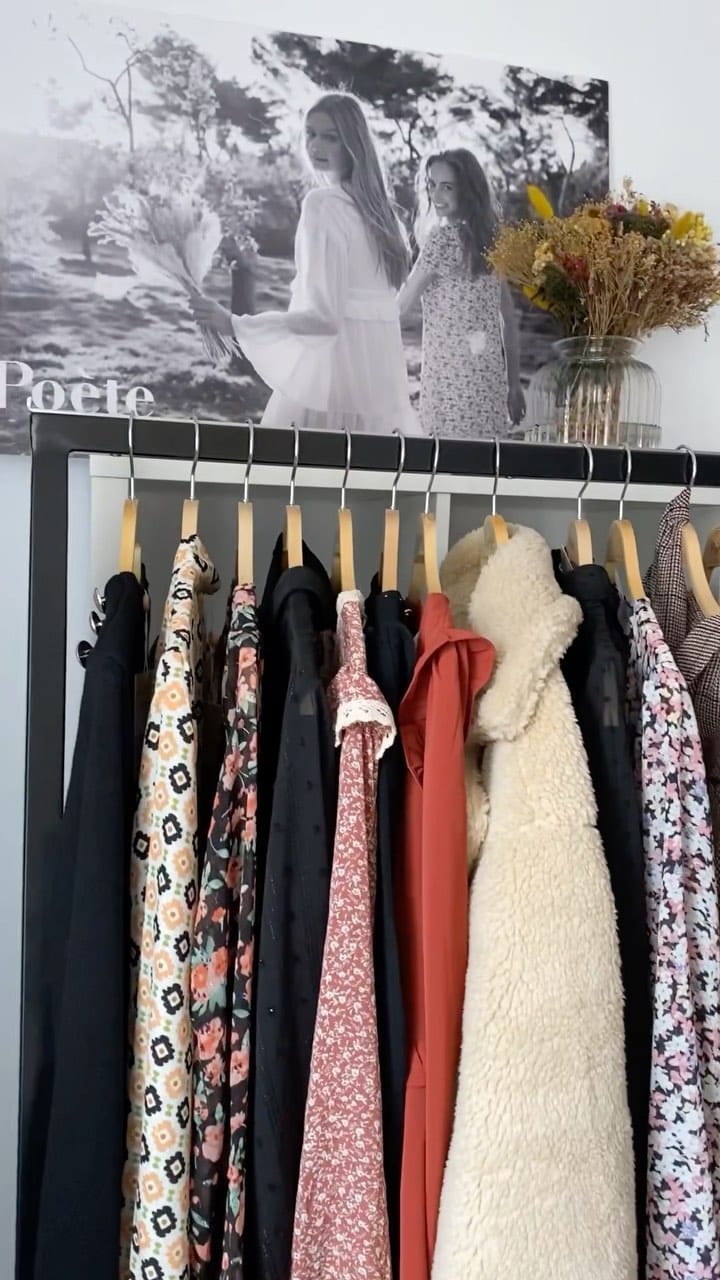 Post 2 by POÈTE on Instagram (video)