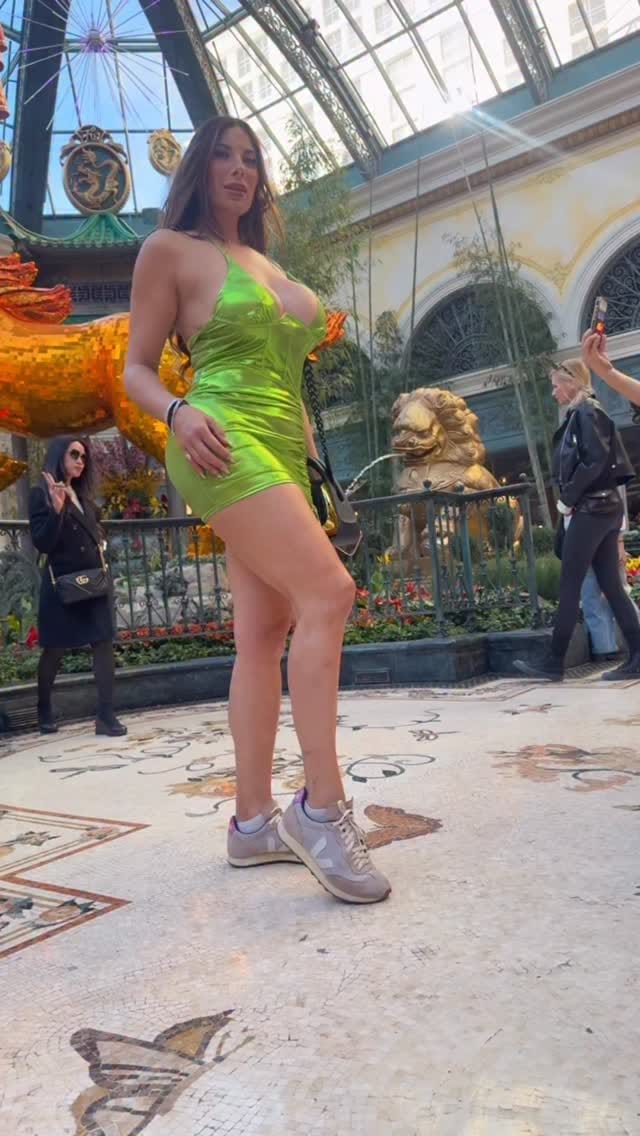 Post 1 by Alejandra Azucar on Instagram (video)