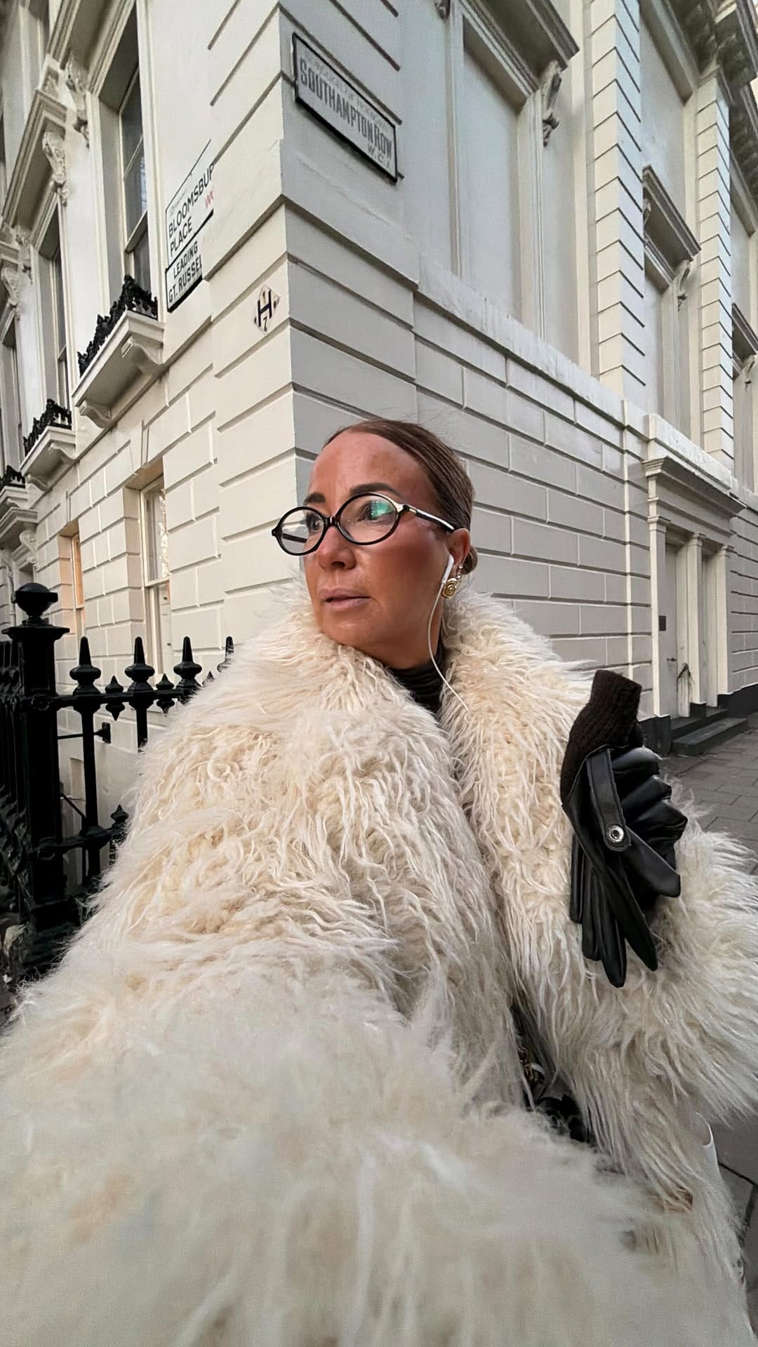 Post 3 by Personal Shopper School on Instagram (video)