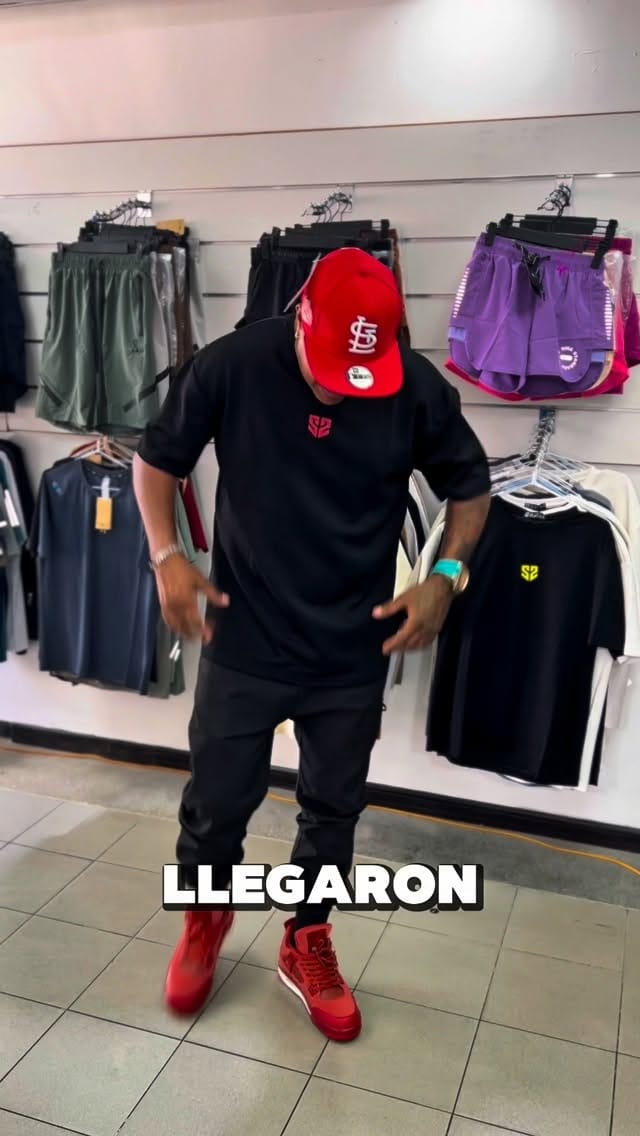 Post 3 by Baratazo Sport | Zapatería on Instagram (video)