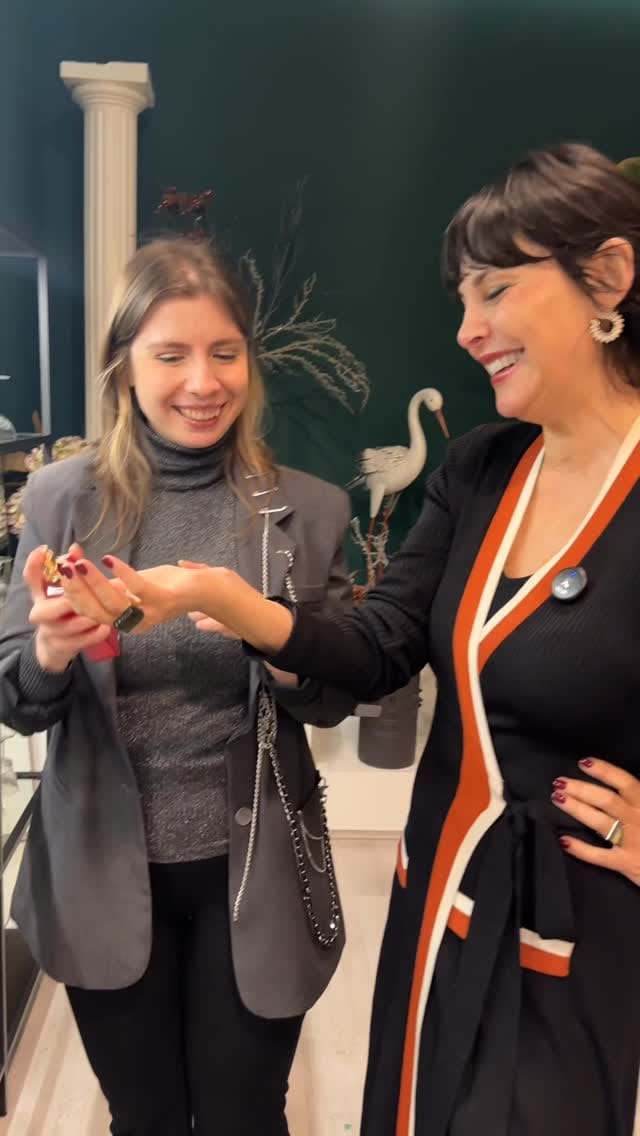 Post 6 by U N U S U A L* Store Barcelona on Instagram (video)