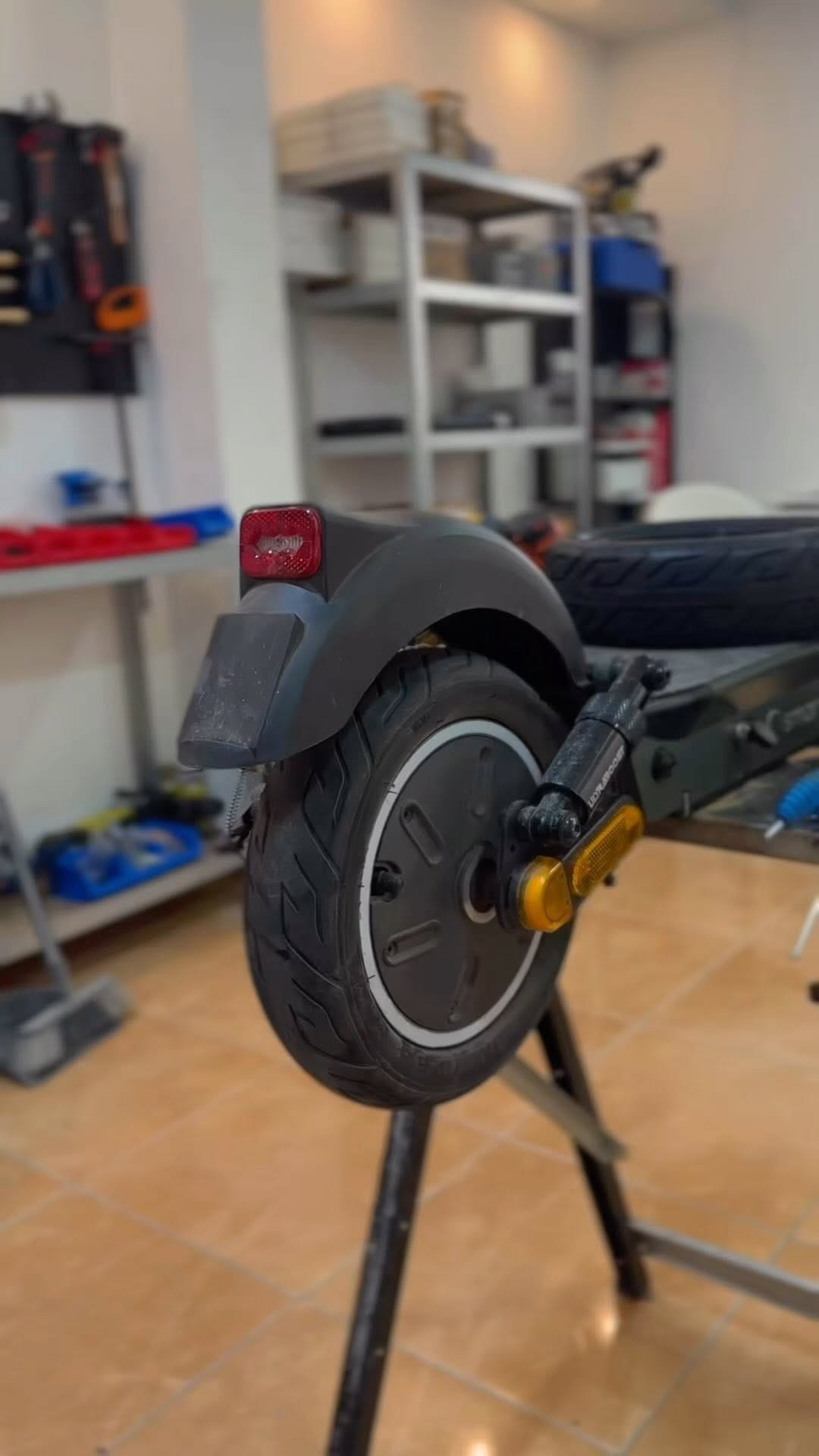 Post 3 by 𝘼-𝙁𝙄𝙓® | Venta y talleres patinetes eléctricos⚡ Baterías🔋 on Instagram (video)