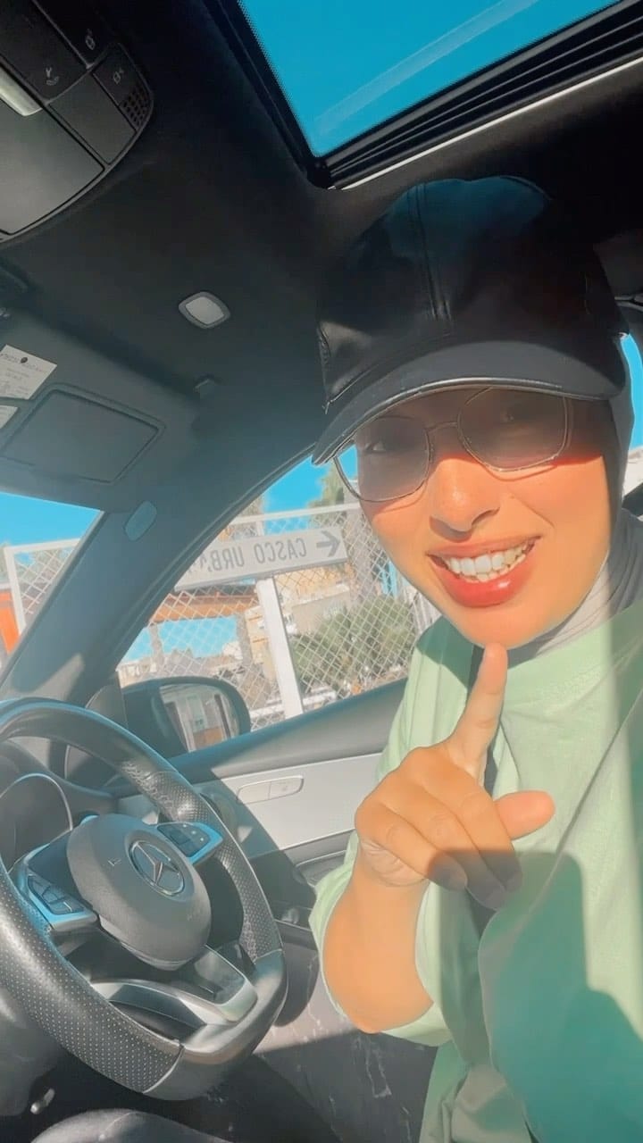 Post 10 by Hajar Laamraoui on Instagram (video)