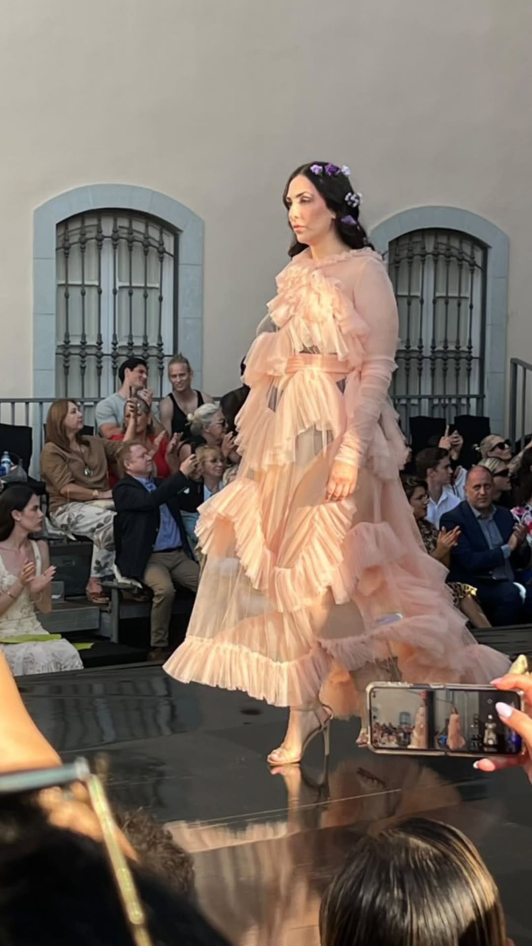 Post 5 by Lorena C. | Curvy Model on Instagram (video)