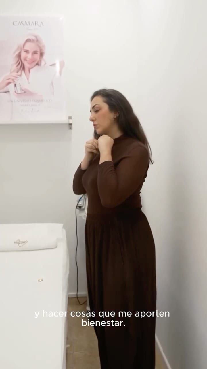 Post 2 by Lorena C. | Curvy Model on Instagram (video)