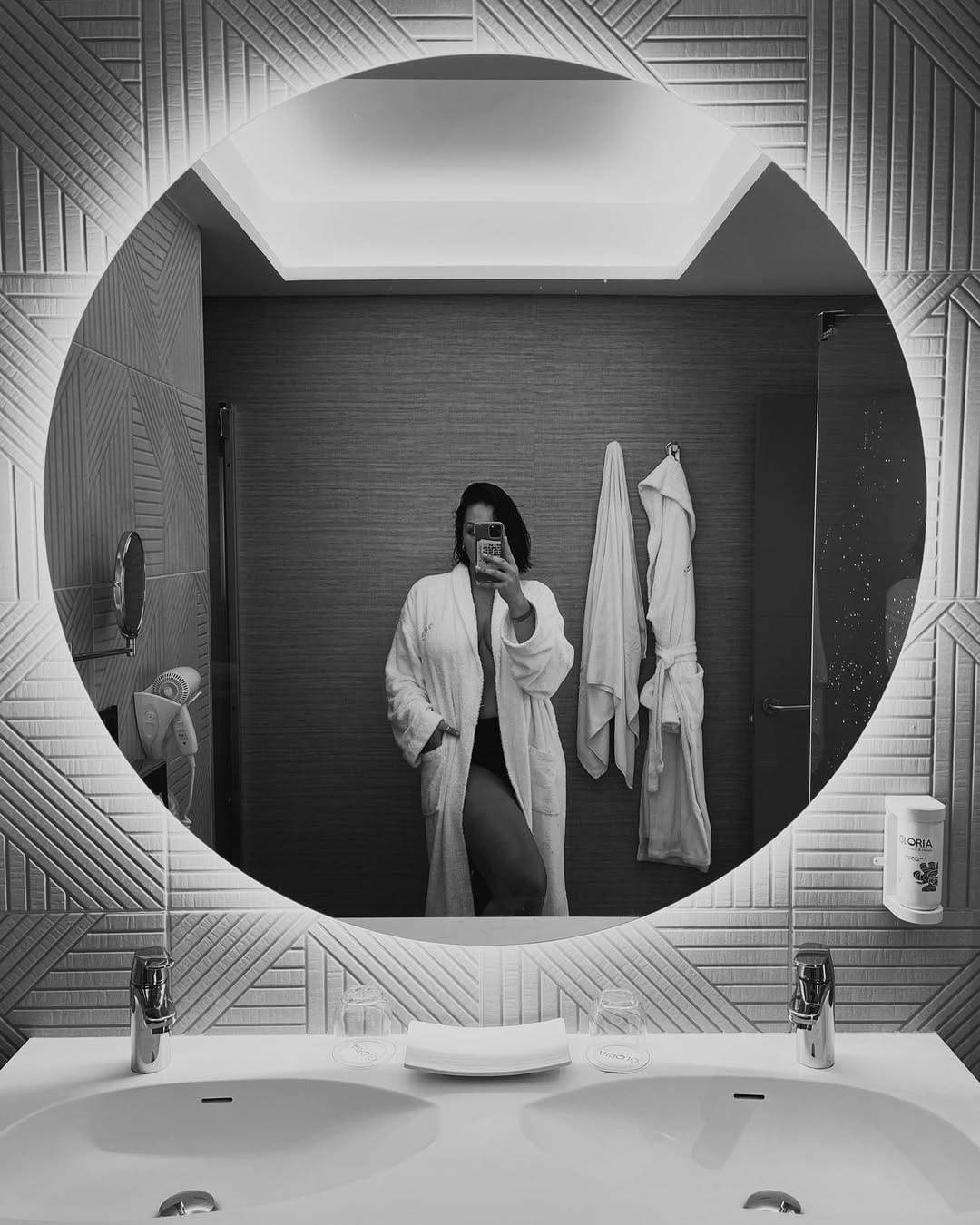 Post 10 by Lorena C. | Curvy Model on Instagram (carousel)