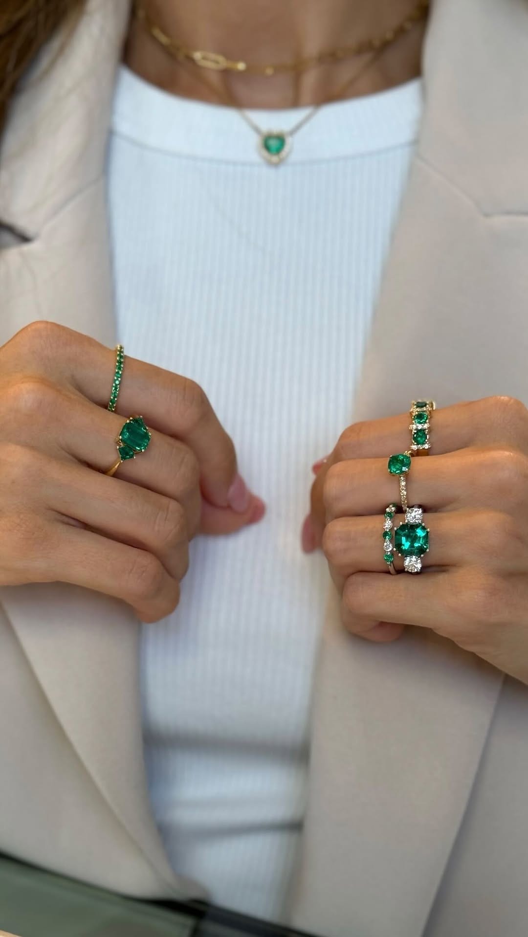 Post 8 by LUCY JEWELRY® Emerald store on Instagram (video)