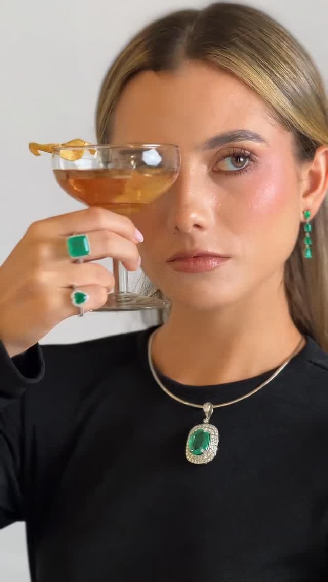 Post 2 by LUCY JEWELRY® Emerald store on Instagram (video)