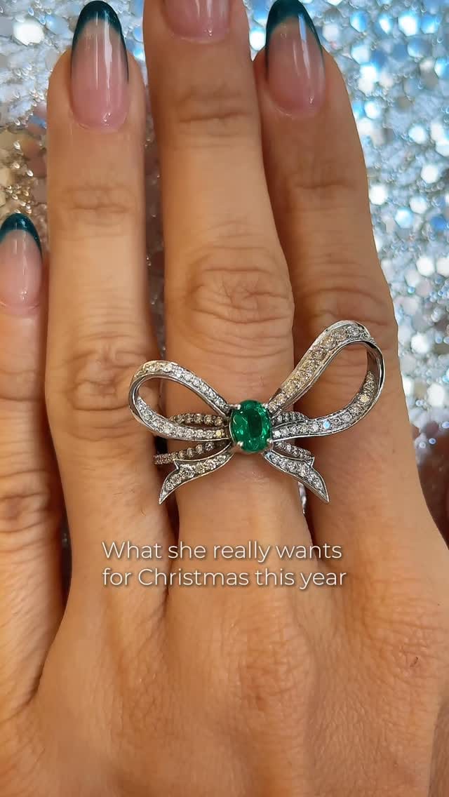 Post 4 by LUCY JEWELRY® Emerald store on Instagram (video)