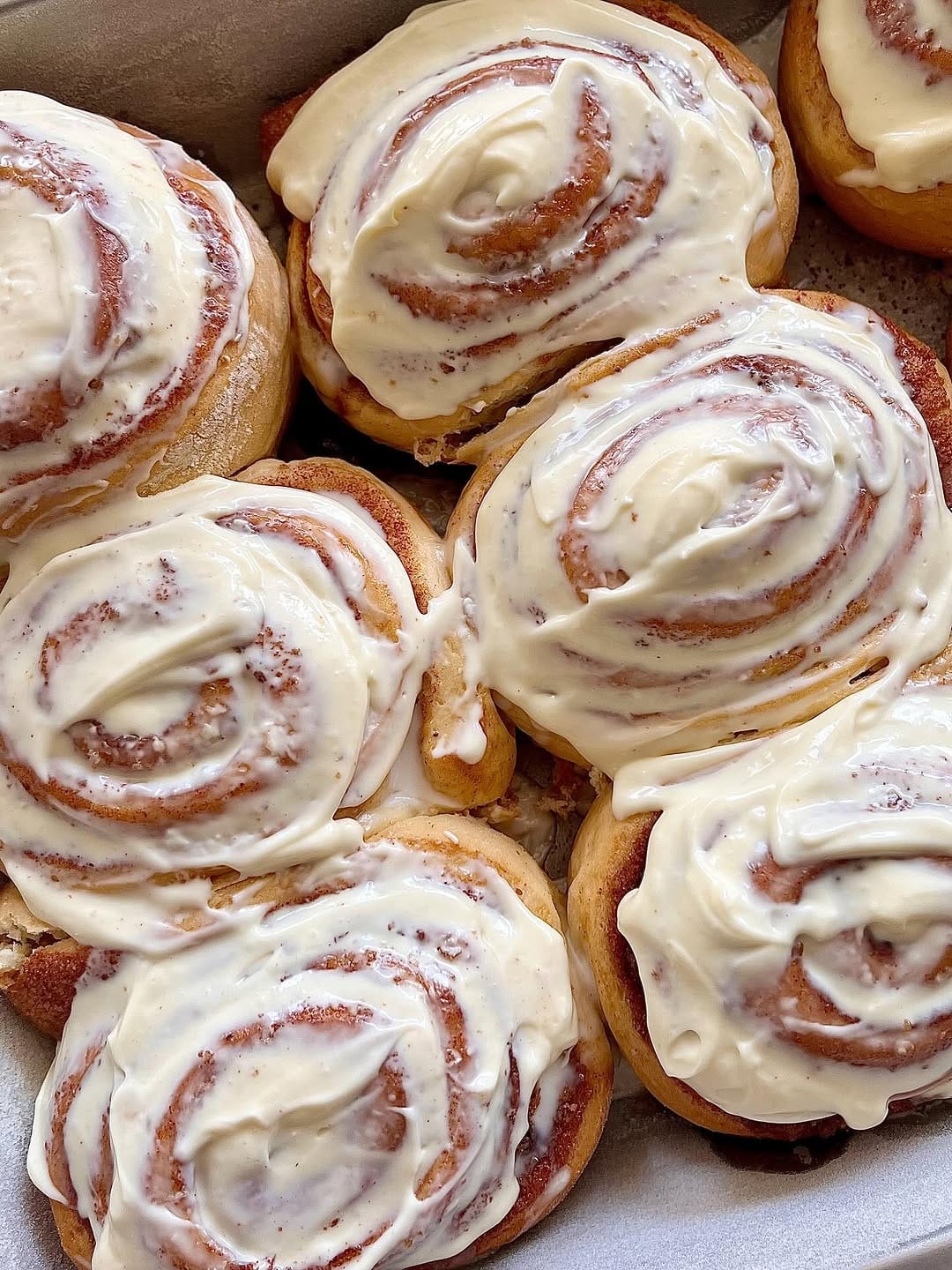 Post 7 by Marquesas • Rolls de canela • Happy glass • Minicheesecakes on Instagram (image)
