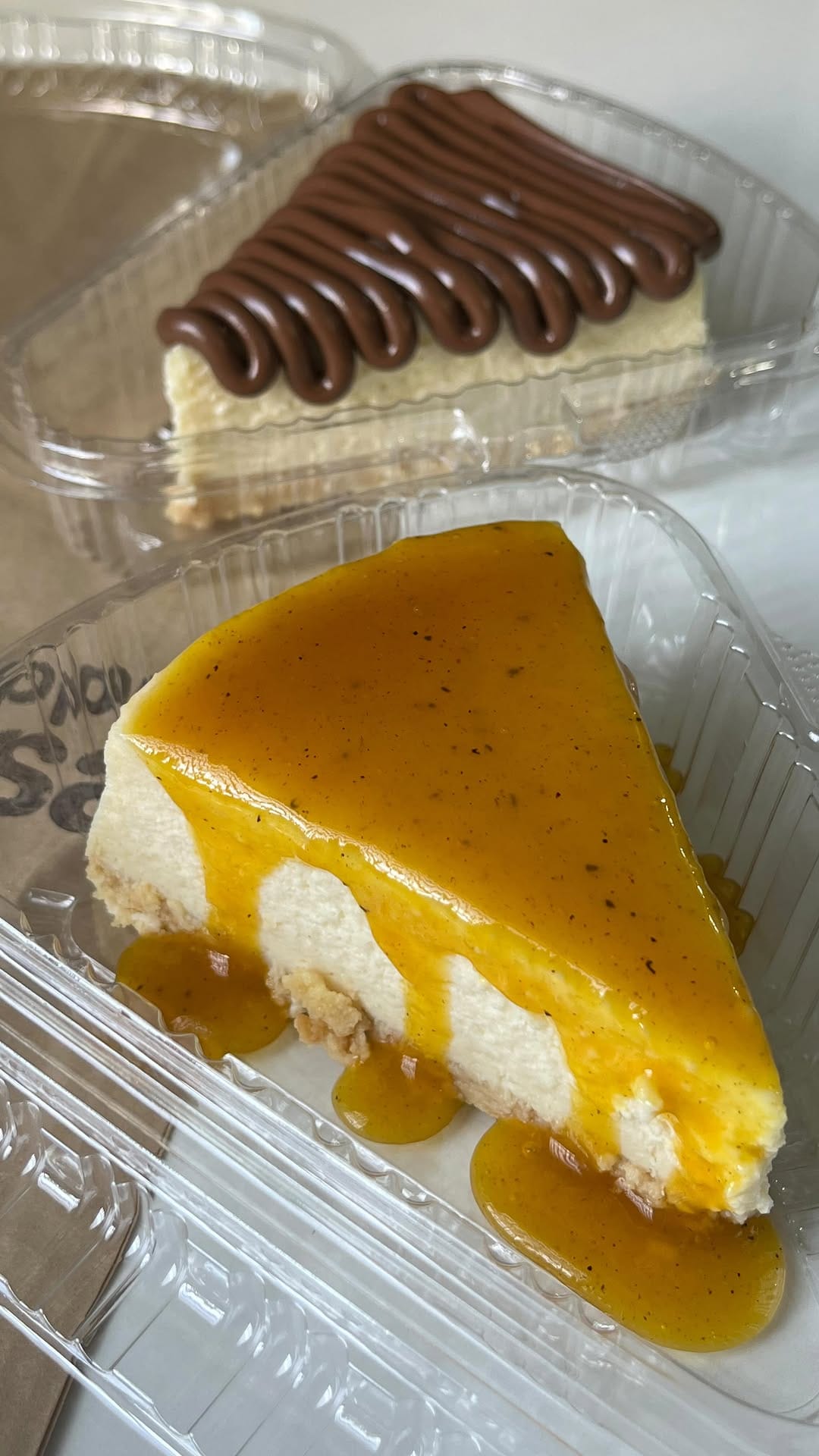 Post 3 by Marquesas • Rolls de canela • Happy glass • Minicheesecakes on Instagram (video)