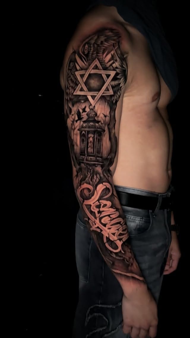 Post 8 by @tattoocarpe on Instagram (video)