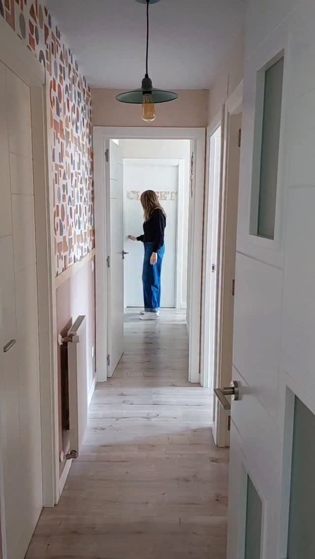 Post 6 by Vanesa on Instagram (video)