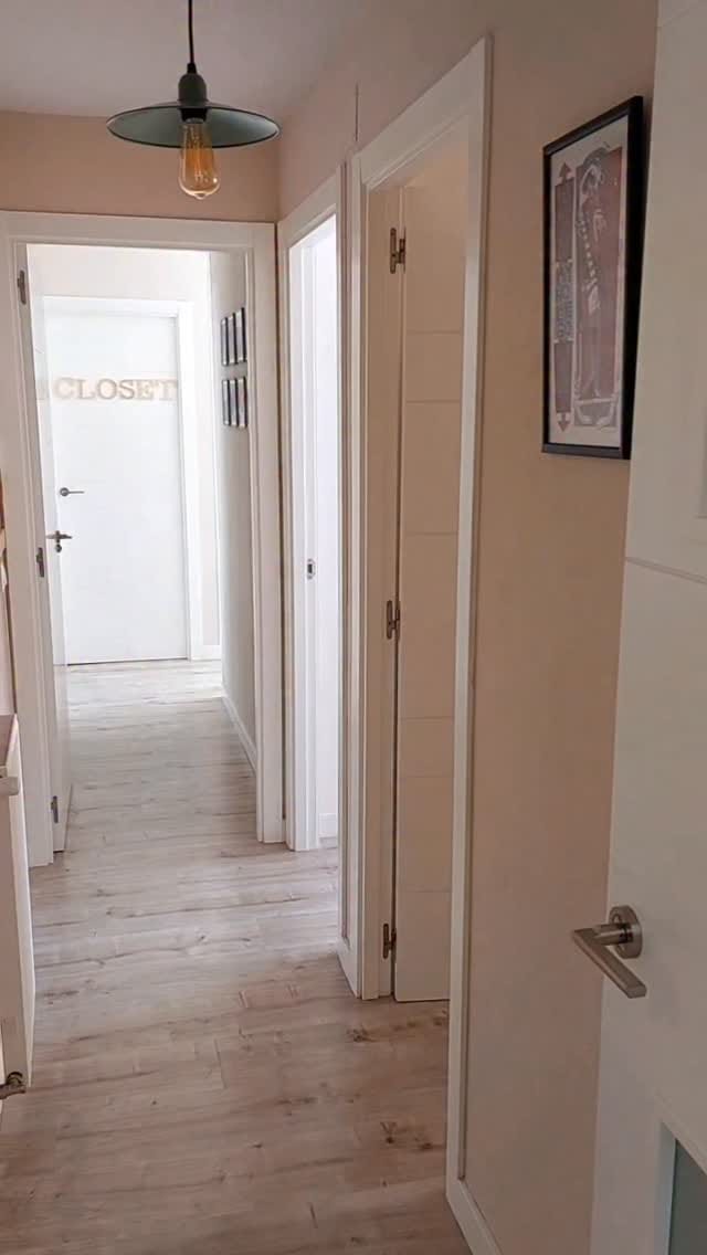 Post 7 by Vanesa on Instagram (video)