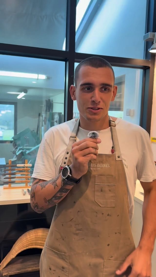 Post 9 by Les Couteliers Basques on Instagram (video)