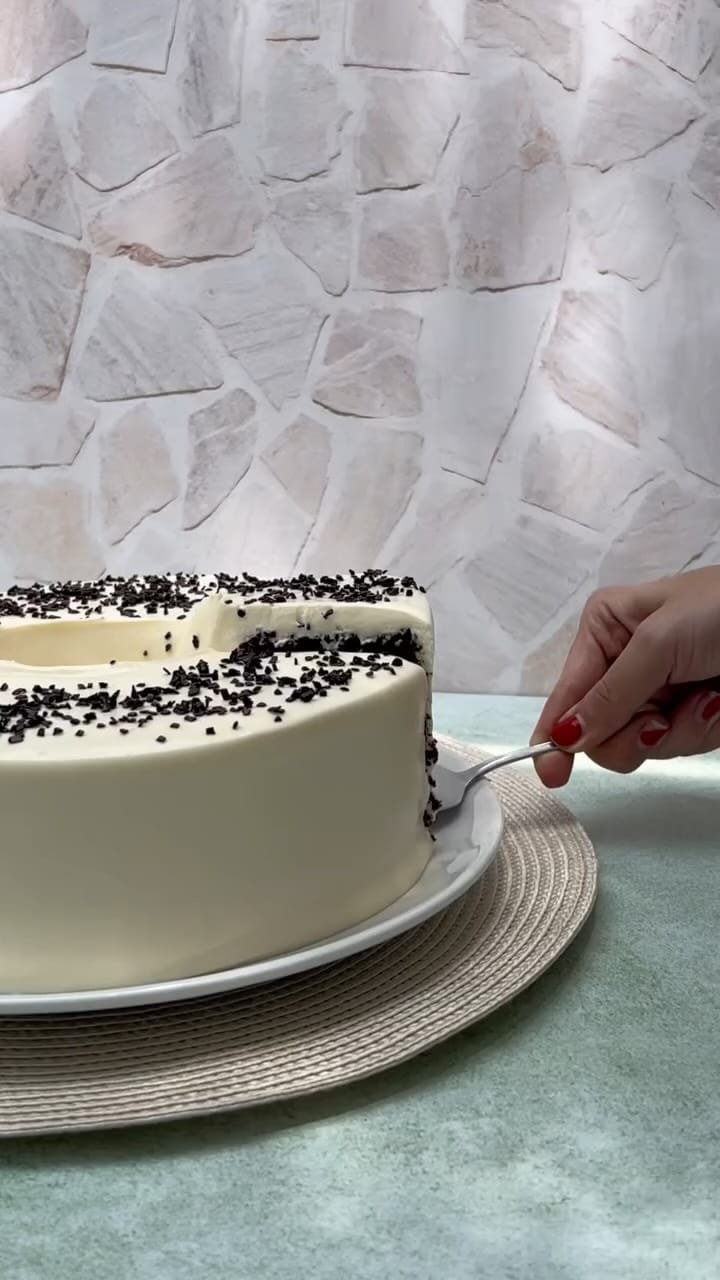 Post 5 by Pastelerías Marisa on Instagram (video)