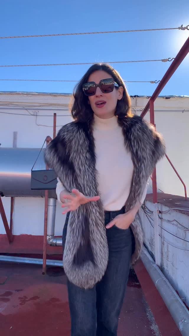 Post 1 by Vintage&Go on Instagram (video)
