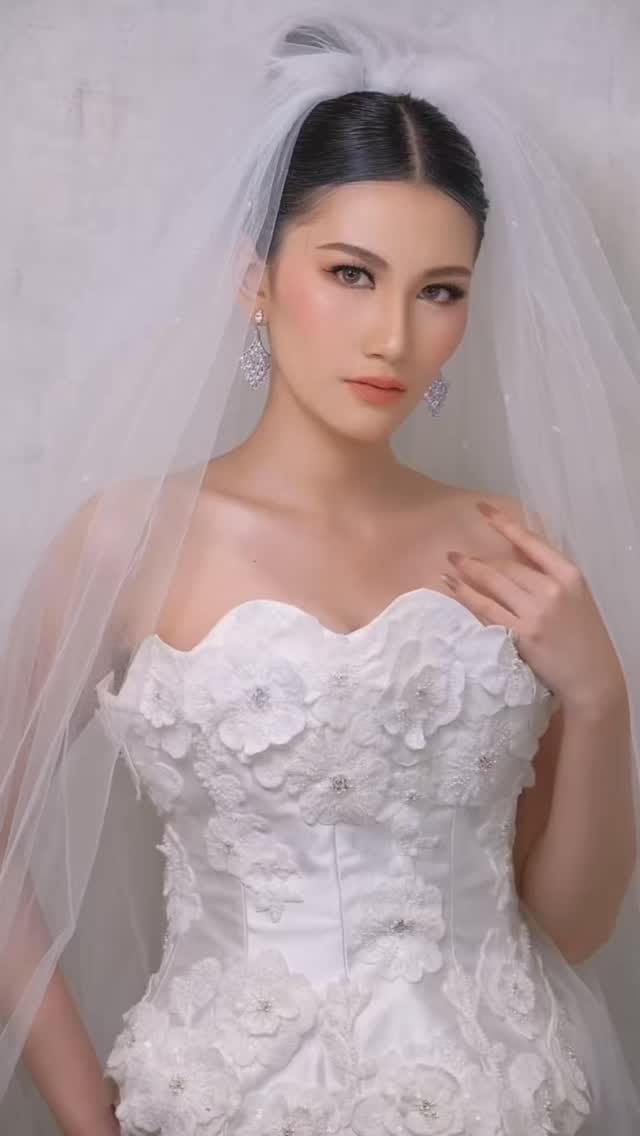 Post 2 by Oscar Daniel | Makeup Artist Jakarta on Instagram (video)