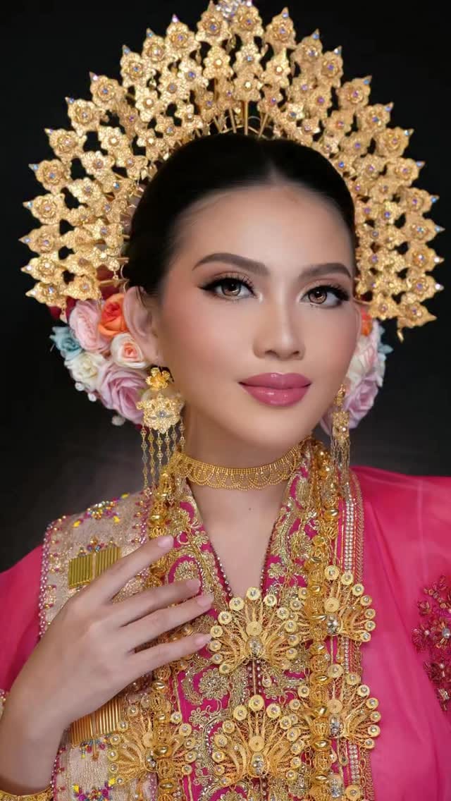 Post 1 by Oscar Daniel | Makeup Artist Jakarta on Instagram (video)