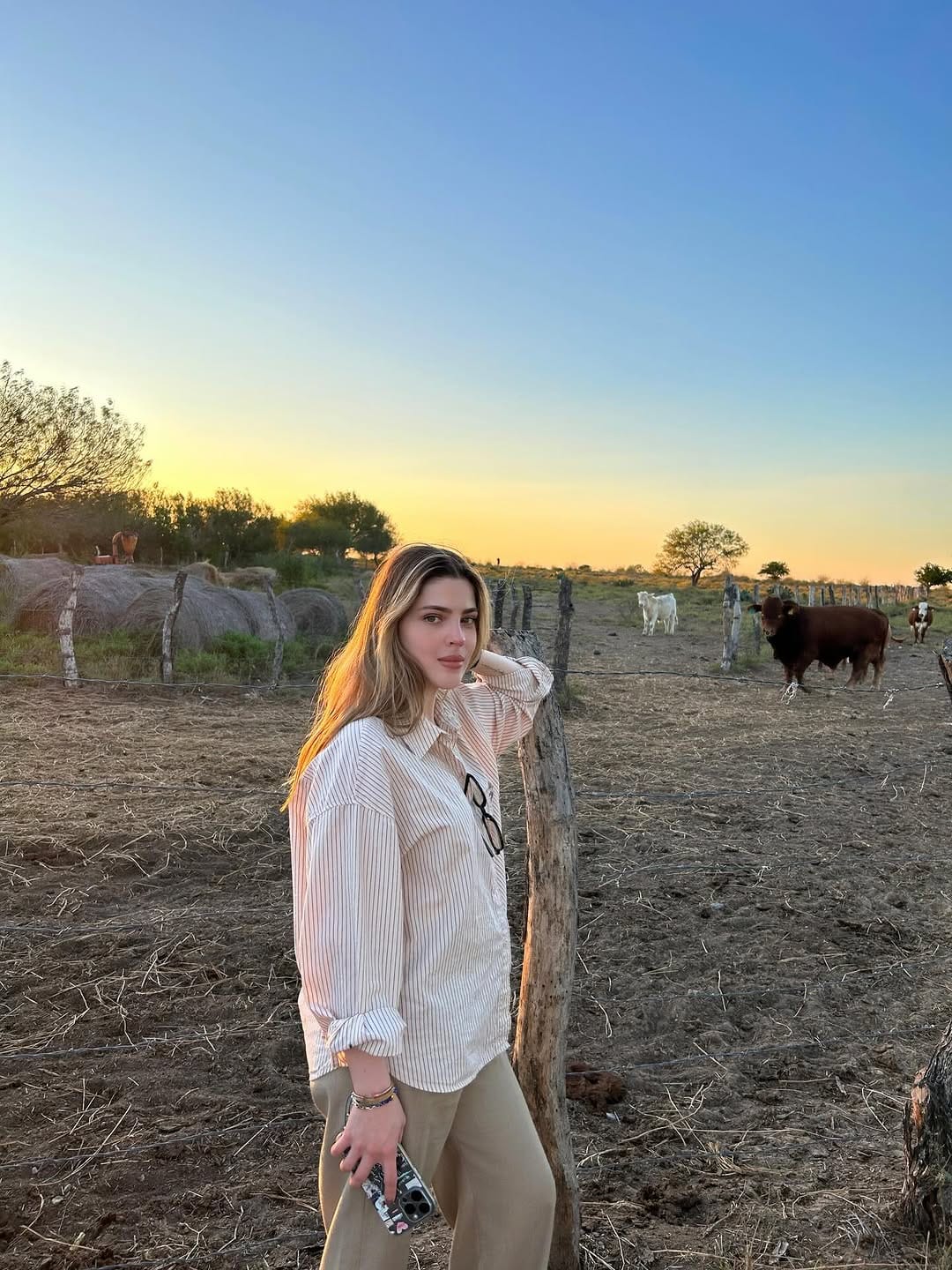 Post 6 by NAYELI GUZMÁN on Instagram (carousel)