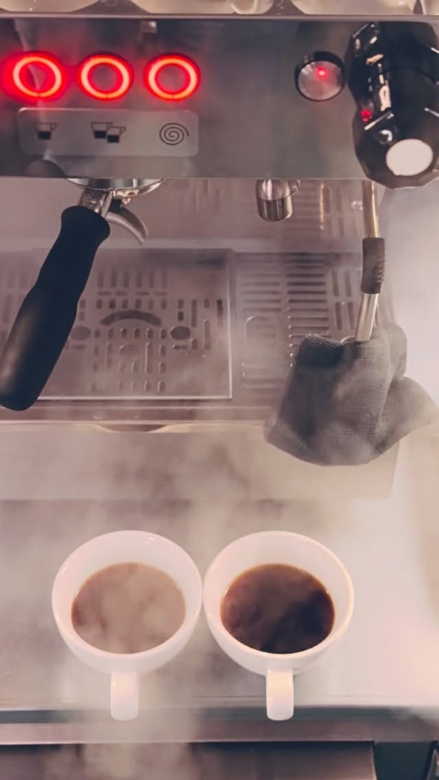 Post 10 by Cientotreinta° Pan y Café on Instagram (video)