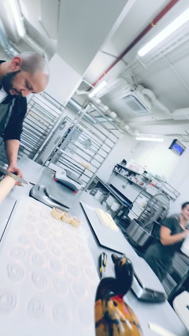 Post 9 by Cientotreinta° Pan y Café on Instagram (video)