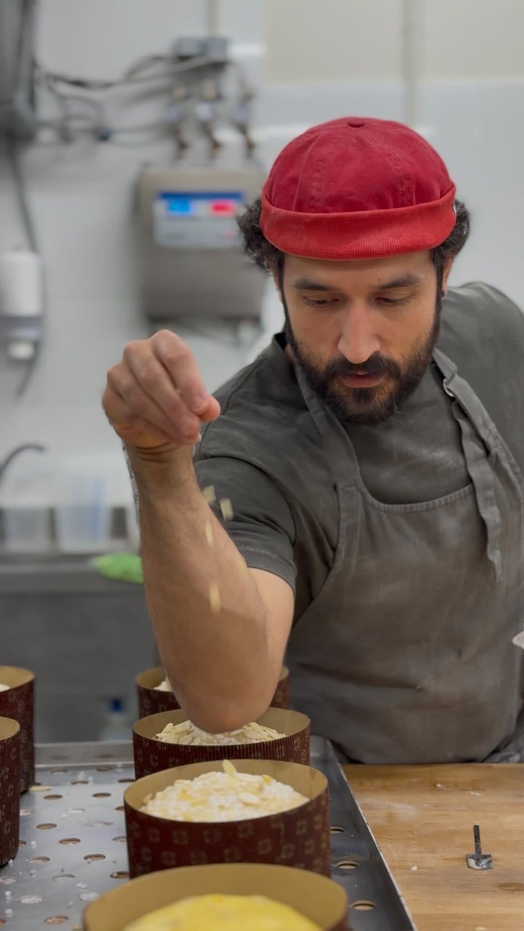 Post 5 by Cientotreinta° Pan y Café on Instagram (video)