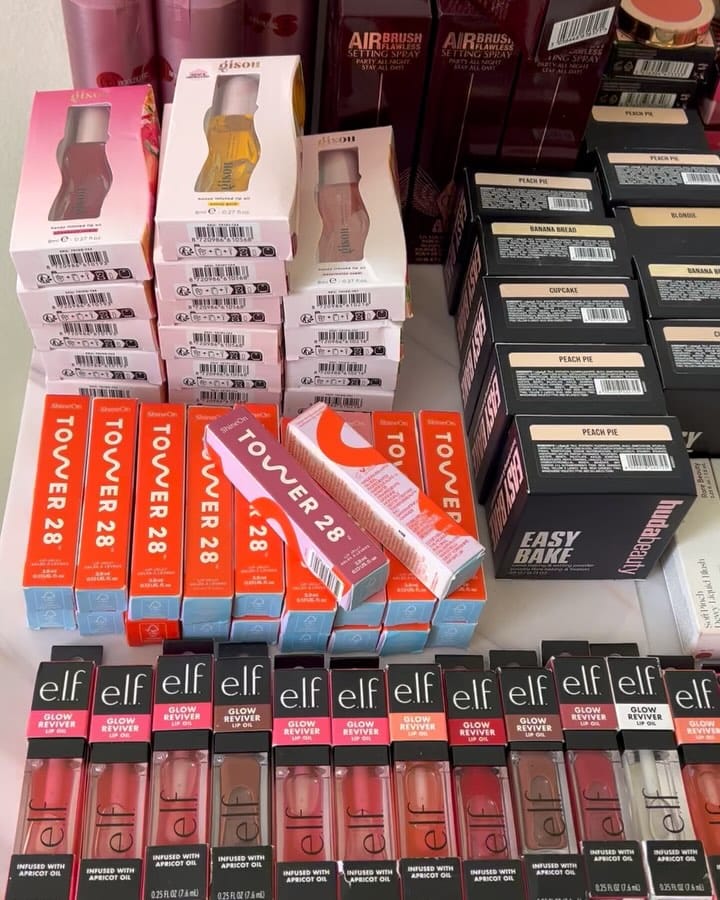Post 8 by Tienda de Maquillaje 100% Originales 💄 on Instagram (carousel)