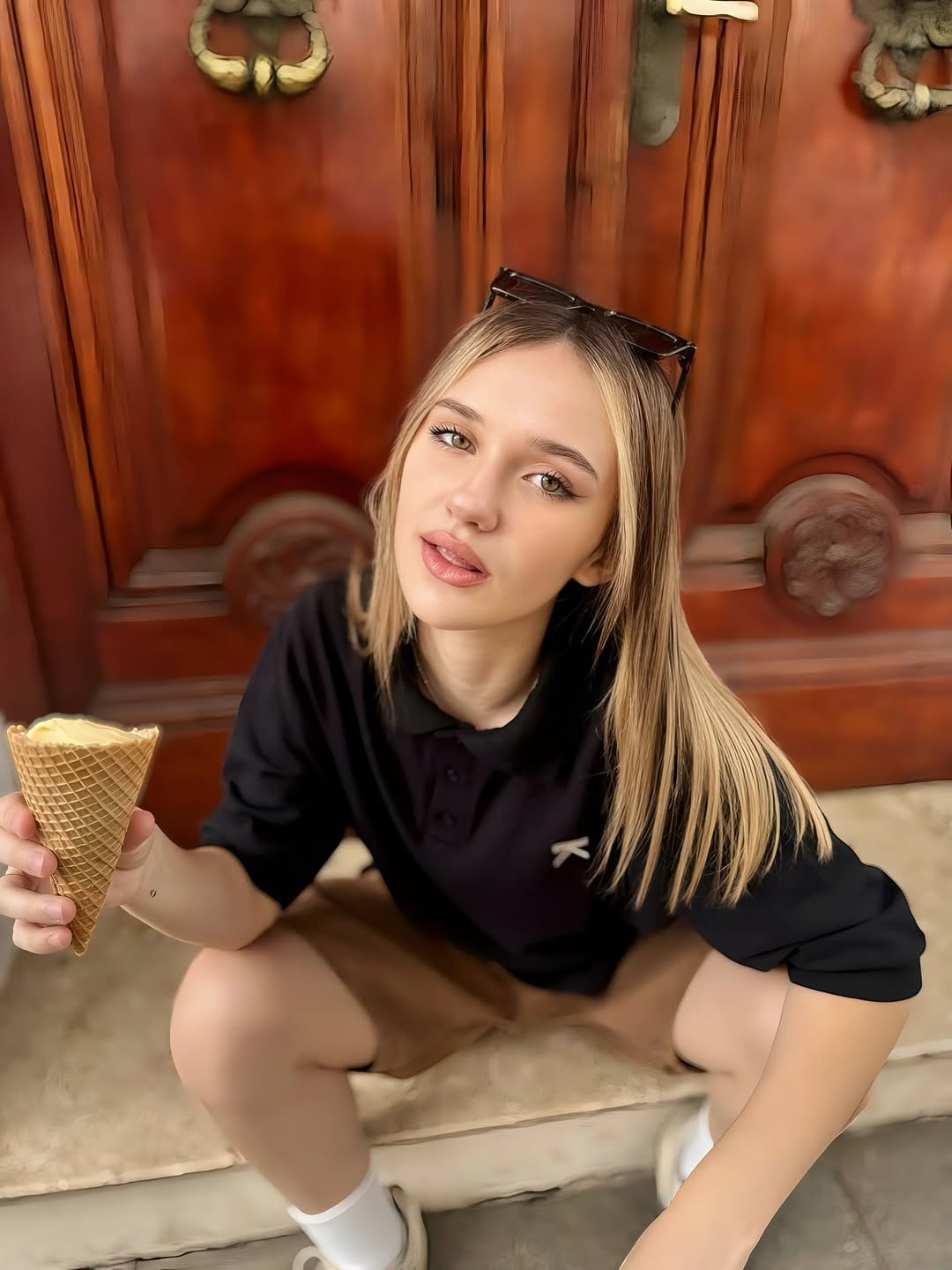 Post 4 by 𝐒𝐨𝐥 on Instagram (carousel)