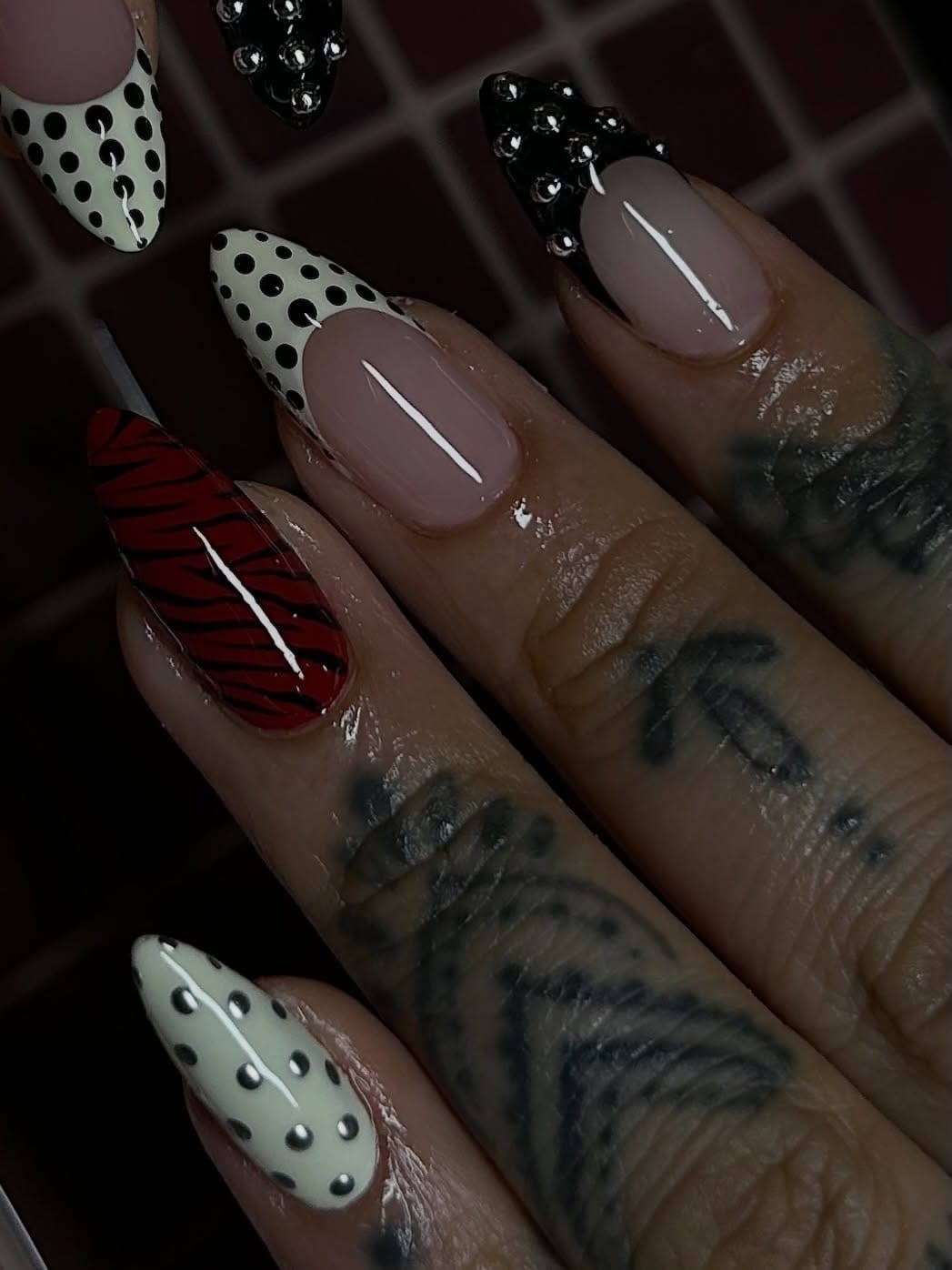 Post 1 by 𝓒𝓱𝔂𝓷𝓪 𝓖𝓵𝓪𝓭 ₊˚⊹♡ on Instagram (carousel)
