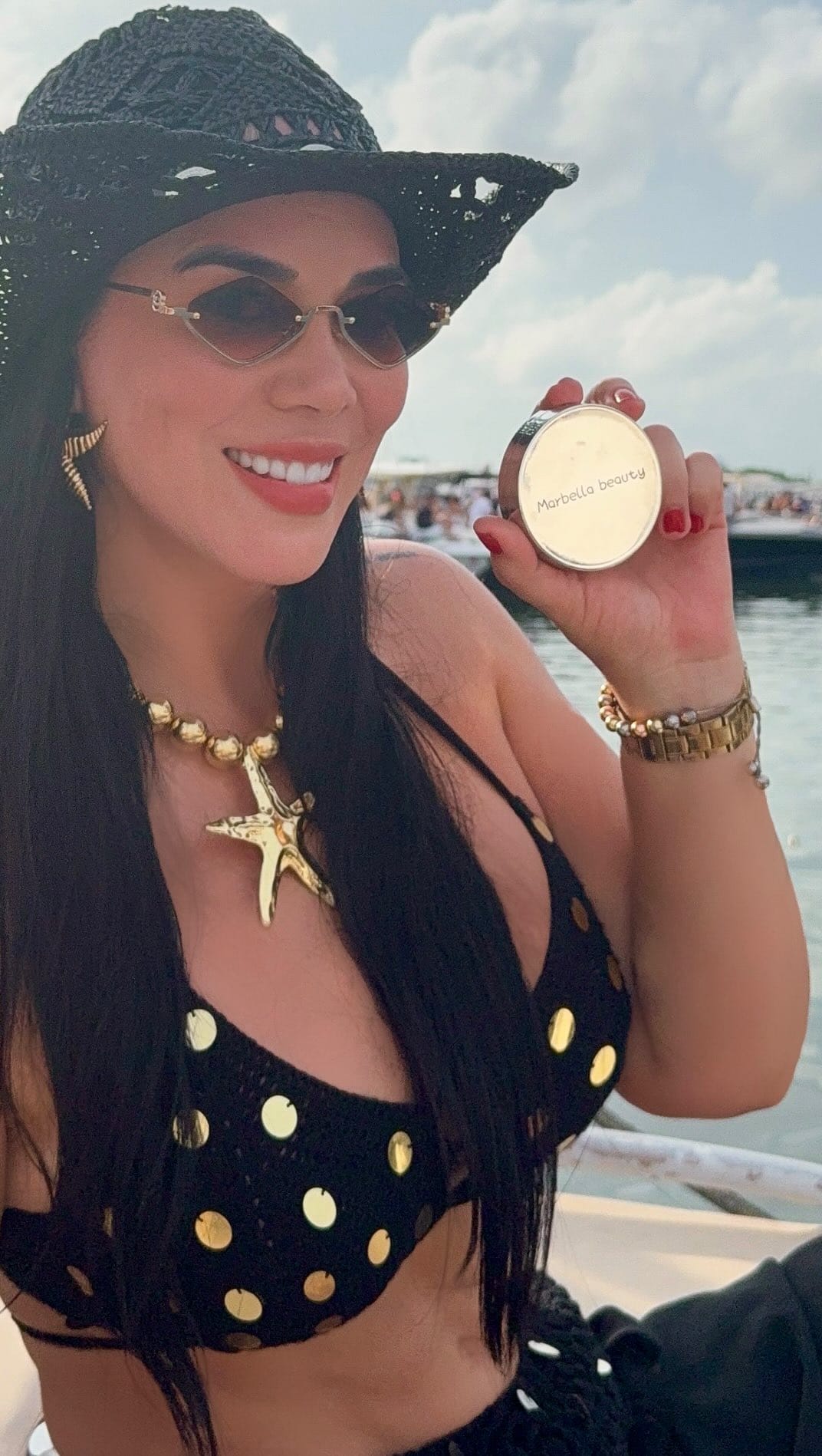 Post 4 by Marcela Torres on Instagram (video)