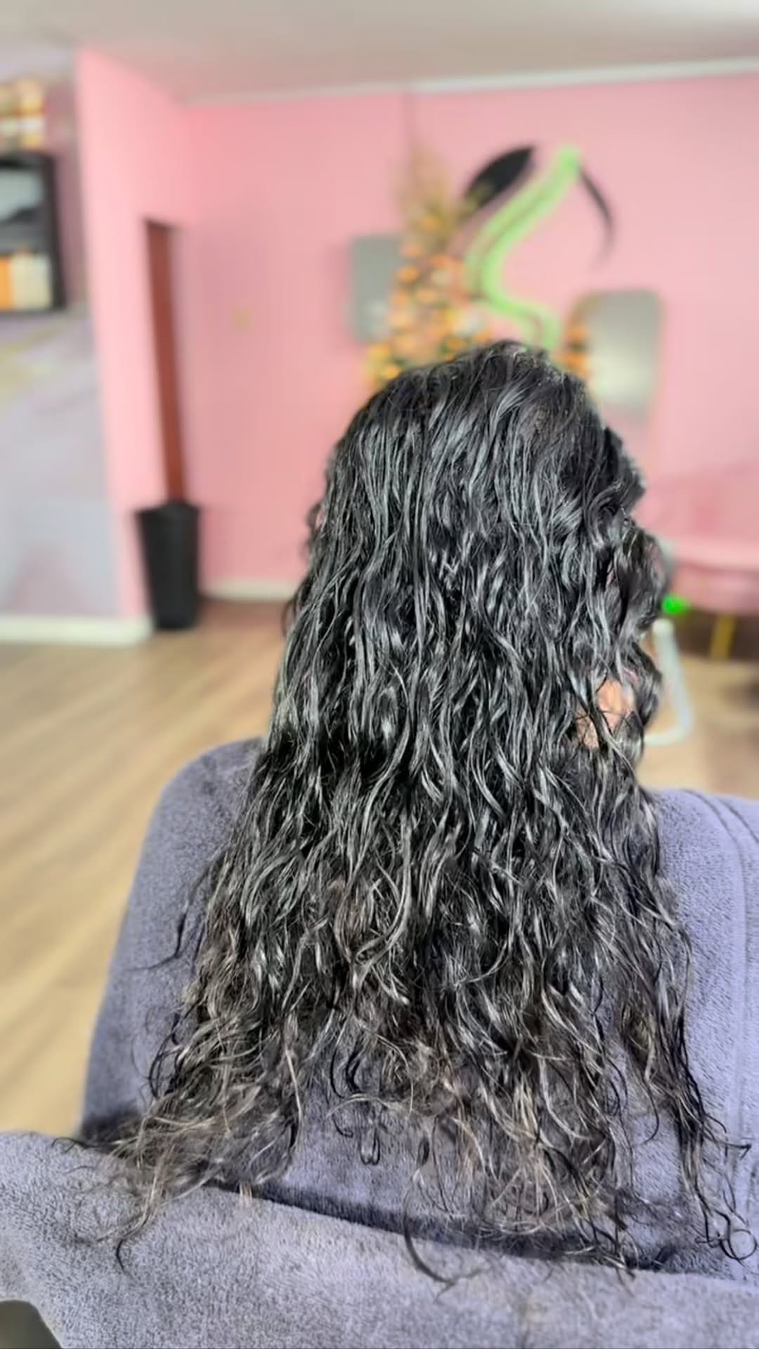 Post 3 by HAIRHEAVEN on Instagram (video)