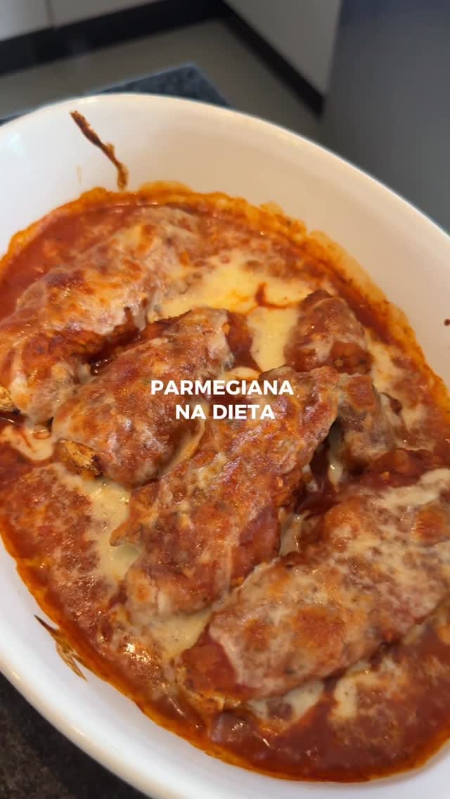 Post 2 by Vitória Avila on Instagram (video)