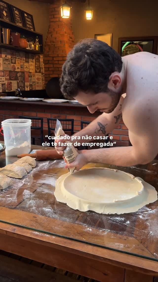 Post 8 by Vitória Avila on Instagram (video)