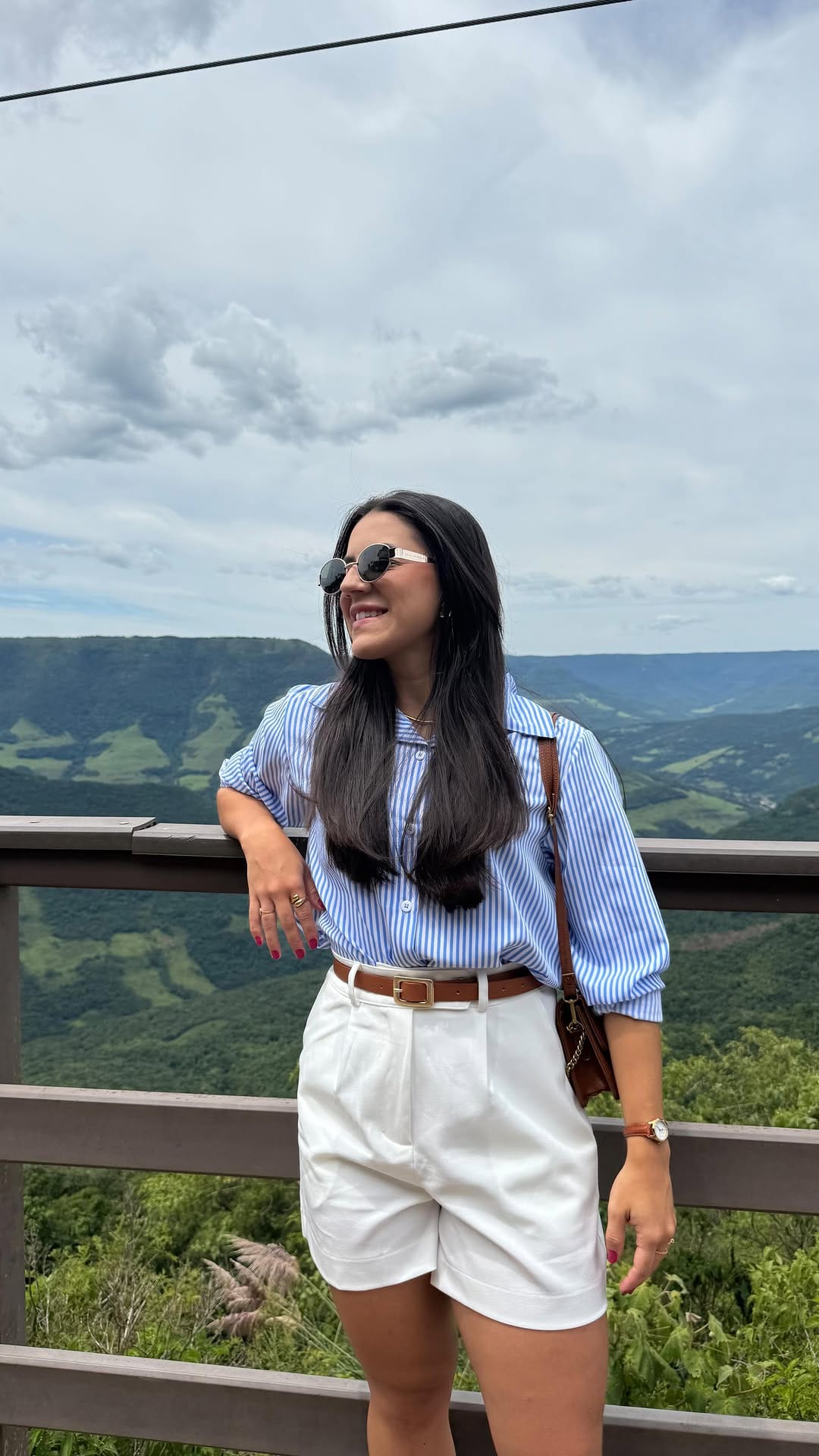 Post 4 by Vitória Avila on Instagram (video)