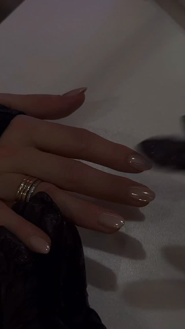 Post 3 by 𝓙𝓲𝓳𝓲 𝓑𝓮𝓪𝓾𝓽𝔂 𝓝𝓪𝓲𝓵𝓼 ᥫ᭡ on Instagram (video)